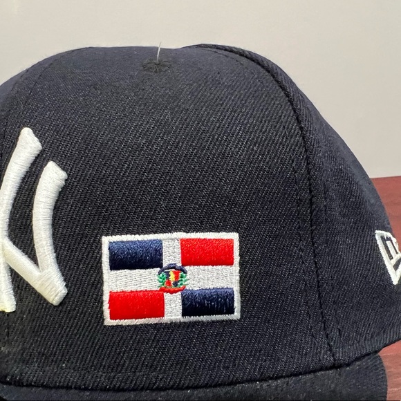 New Era, 59Fifty Fitted Hat, Dominican Republic Flag, Navy Blue & White - Picture 8 of 11